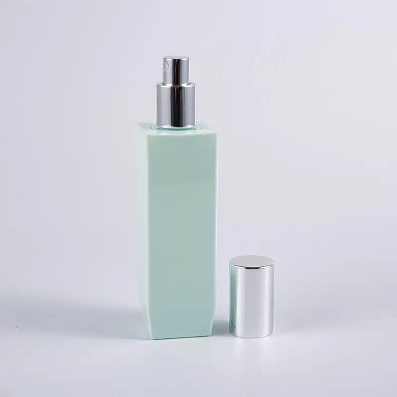 Multiple Color Option Square Figura 150ml PETG Crassitudo Wall Lotion Utrem Cum Aluminium Pump Cap 