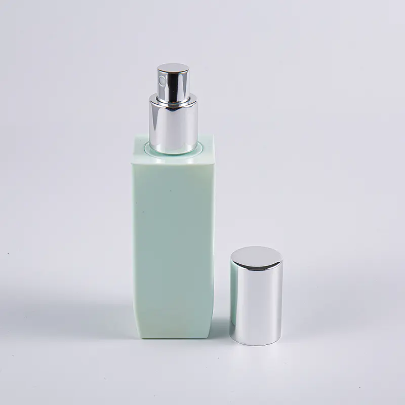 Multiplex Color Option Square Figura 100ml PETG Crassitudo Wall Lotion Utrem Cum Aluminium Pump Cap 